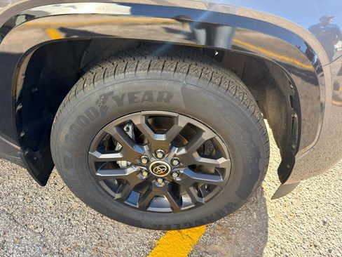 Used 2023 Toyota Sequoia Platinum image 26