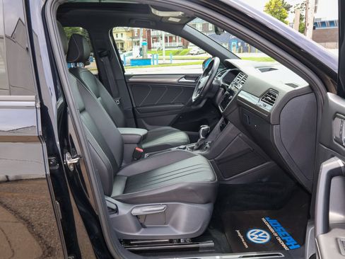 Used 2022 Volkswagen Tiguan SE R-Line AWD/4WD image 28