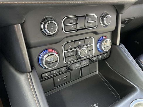 Used 2024 GMC Yukon XL AT4 w/ AT4 Premium Package image 31