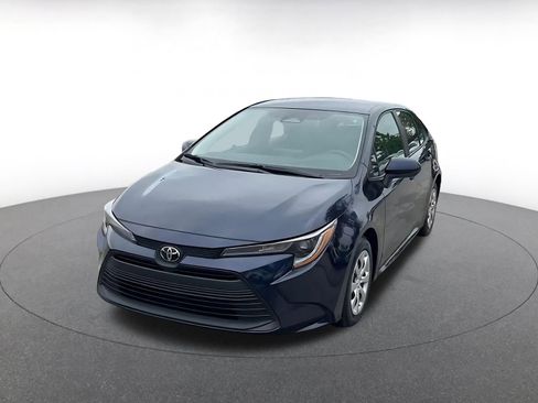 Used 2025 Toyota Corolla LE FWD image 7