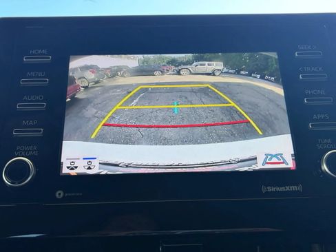Used 2022 Toyota Camry SE w/ Convenience Package FWD image 32