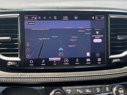 Used 2022 Chrysler Pacifica Limited w/ S Appearance Package FWD image 37