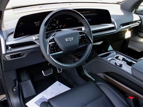 New 2026 Cadillac Vistiq Luxury w/ LPO, Floor Liner Package image 13