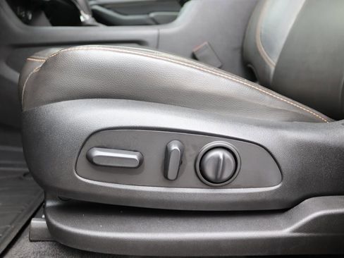 Used 2020 Chevrolet Traverse RS image 11