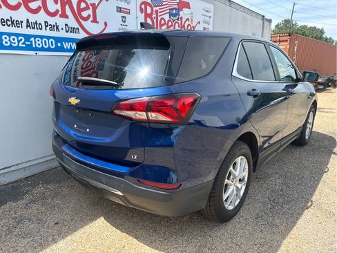 Used 2022 Chevrolet Equinox LT w/ Driver Convenience Package FWD image 3
