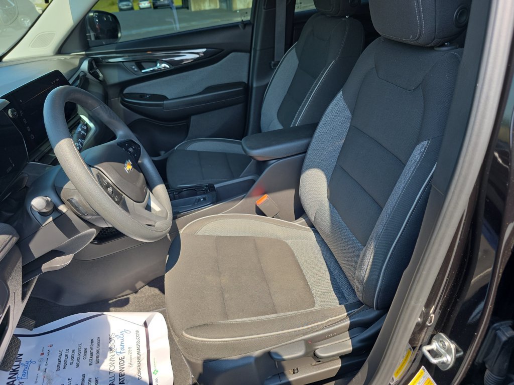 Used 2025 Chevrolet TrailBlazer LS FWD image 11