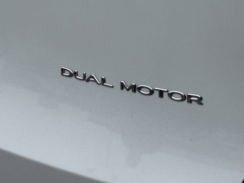 Used 2021 Tesla Model Y Long Range AWD/4WD image 16