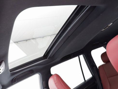 Used 2022 Lexus GX 460 Premium w/ Accessory Package image 14