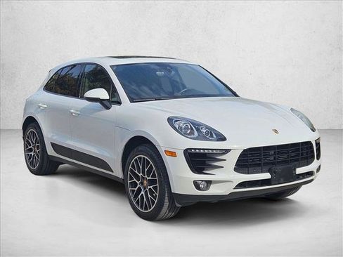 Used 2018 Porsche Macan Sport Edition image 3