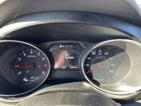 Used 2017 Kia Sedona LX w/ LX Essentials Premium Package FWD image 29