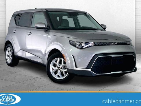 Used 2025 Kia Soul LX image 1