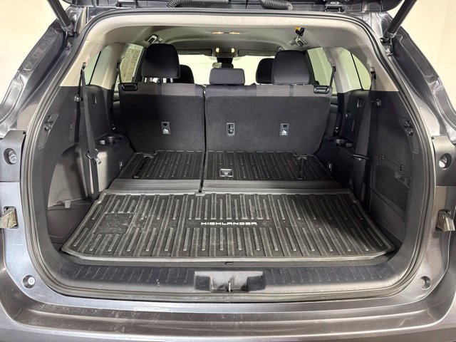 Used 2023 Toyota Highlander LE AWD/4WD image 21