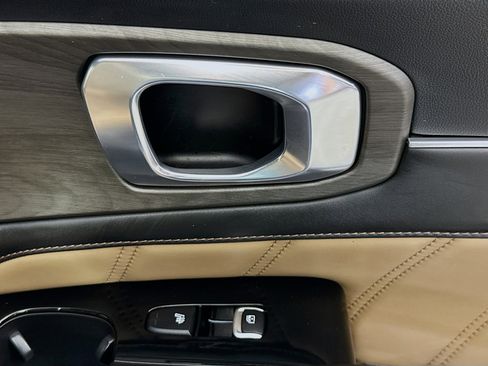 Used 2024 Kia Sorento SX Prestige w/ Olive Brown Leather Package image 30