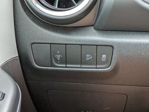 Used 2022 Hyundai Kona SEL FWD image 24