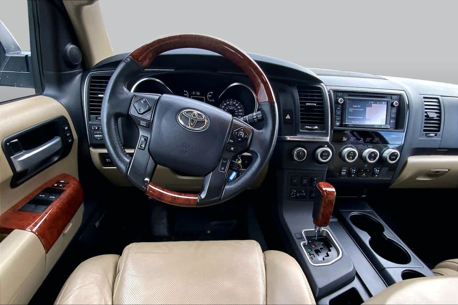 Used 2018 Toyota Sequoia Platinum AWD/4WD image 6