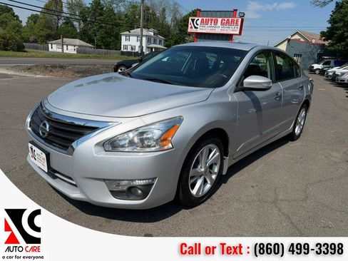 Used 2015 Nissan Altima 2.5 SL w/ Technology Package FWD image 3