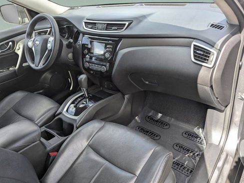 Used 2016 Nissan Rogue SV w/ SV Family Package FWD image 39