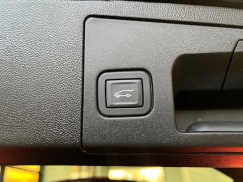 Used 2024 Cadillac XT4 Sport image 12