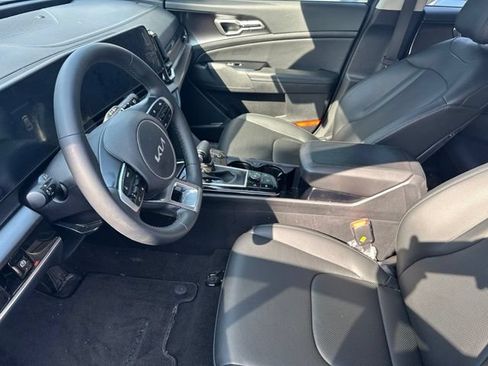 Used 2025 Kia Sportage EX FWD image 12