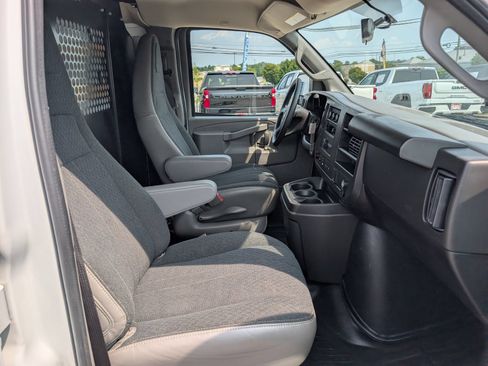 Used 2025 GMC Savana 2500 w/ Driver Convenience Package RWD image 11