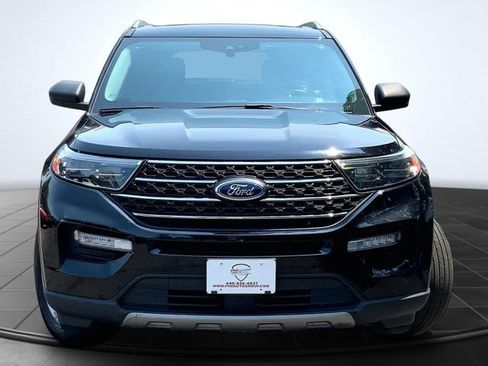 Used 2023 Ford Explorer XLT w/ Equipment Group 202A AWD/4WD image 3