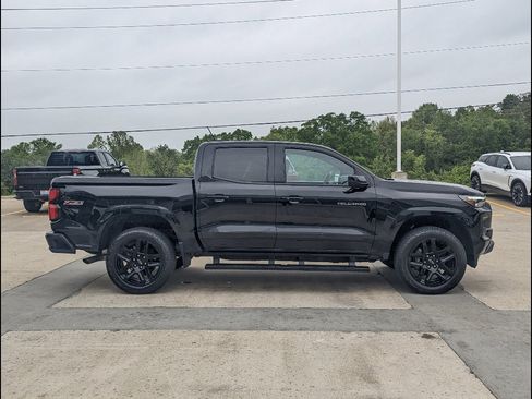 Used 2025 Chevrolet Colorado Z71 w/ Z71 Convenience Package 2 AWD/4WD image 6