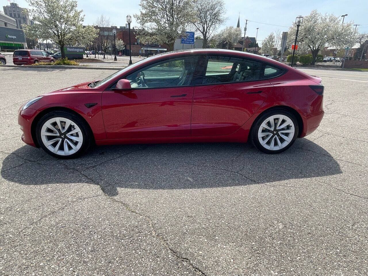 Used 2021 Tesla Model 3 Standard Range Plus RWD image 34