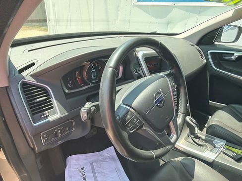 Used 2016 Volvo XC60 T5 Premier w/ Proximity Package FWD image 19