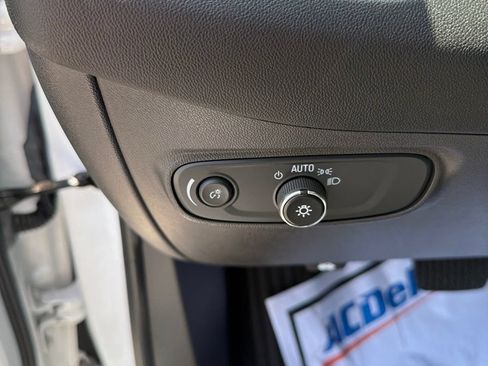 Used 2022 Chevrolet Equinox LT FWD image 13