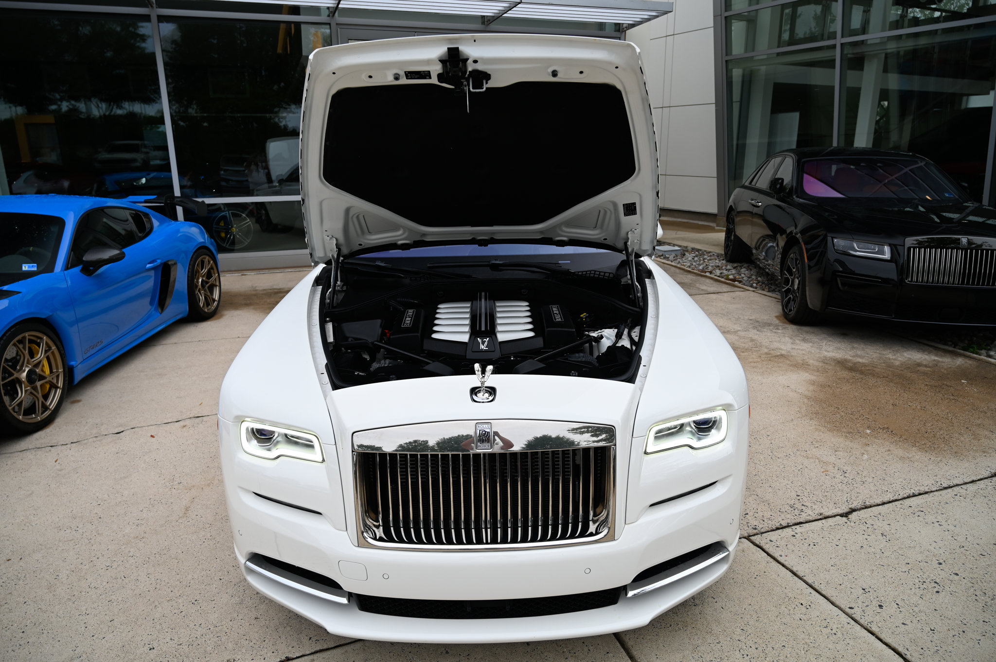 Used 2018 Rolls-Royce Dawn RWD image 52