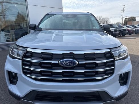 New 2026 Ford Explorer Active w/ Active Comfort Package image 3