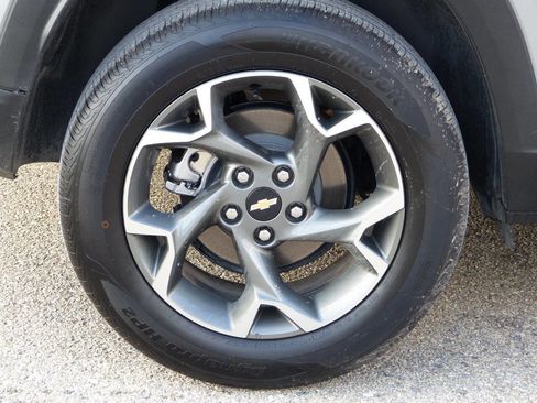 Used 2025 Chevrolet Trax LT w/ Driver Confidence Package image 13