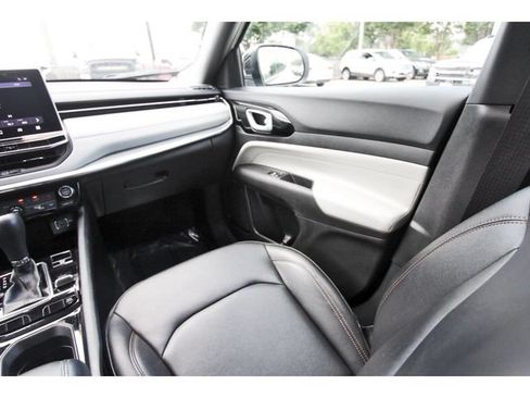 Used 2024 Jeep Compass Limited AWD/4WD image 9
