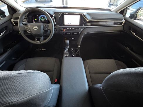 Used 2025 Toyota Camry LE image 37