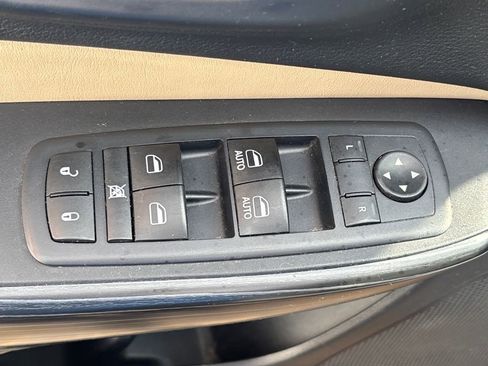 Used 2016 Jeep Cherokee Limited image 7