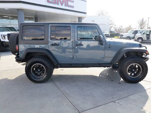 Used 2015 Jeep Wrangler Unlimited Rubicon w/ Connectivity Group AWD/4WD image 7
