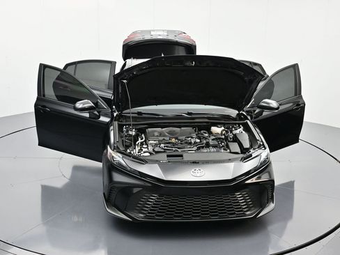 Used 2025 Toyota Camry SE image 47