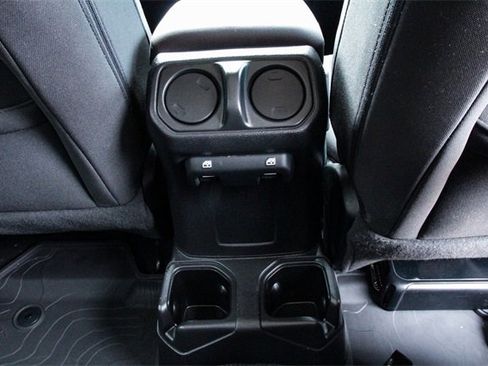 Used 2022 Jeep Gladiator Willys image 30