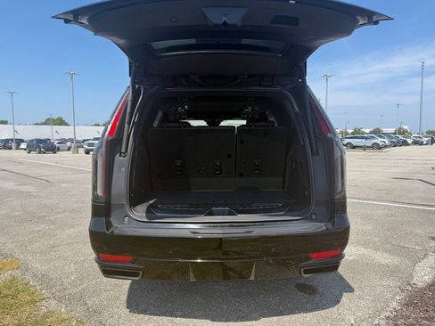 Used 2021 Cadillac Escalade Sport Platinum w/ LPO, ONYX Package AWD/4WD image 13