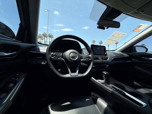 Used 2021 Nissan Altima 2.5 SR FWD image 17