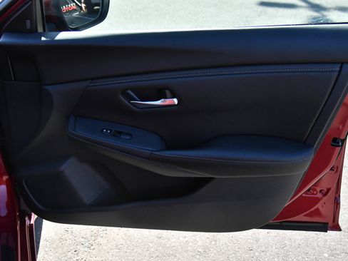 Used 2025 Nissan Sentra SV FWD image 37