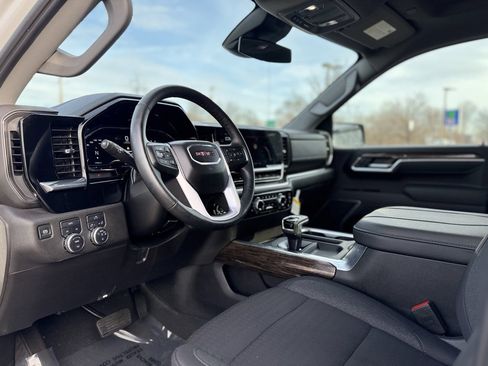 Used 2025 GMC Sierra 1500 Elevation image 14