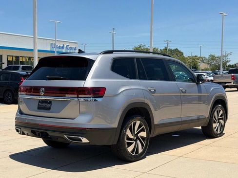 Used 2025 Volkswagen Atlas SE FWD image 8