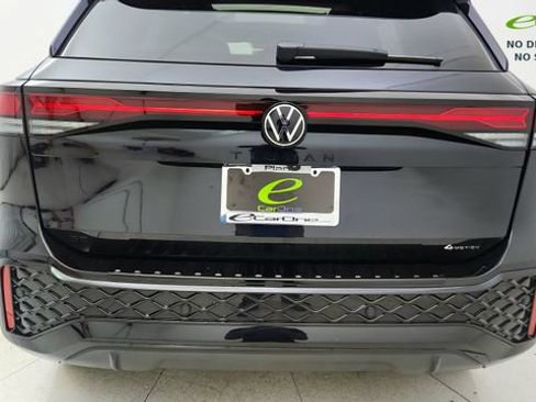 Used 2025 Volkswagen Tiguan SE R-Line AWD/4WD image 11