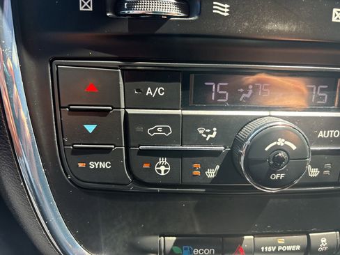 Used 2019 Dodge Grand Caravan GT FWD image 31