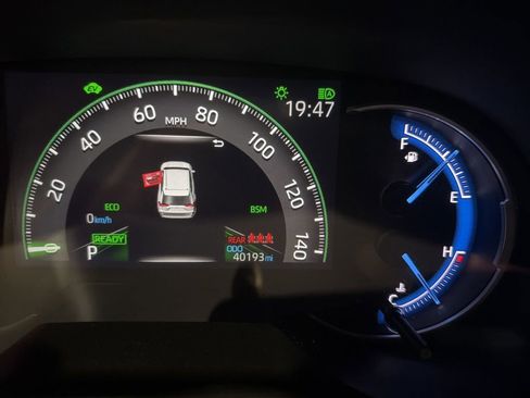 Used 2021 Toyota RAV4 Limited image 7