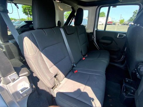 Used 2018 Jeep Wrangler Unlimited Sport S AWD/4WD image 18