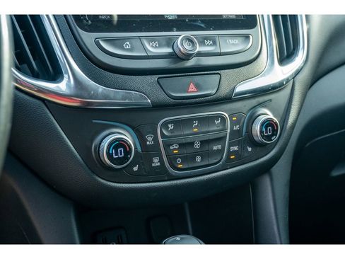 Used 2018 Chevrolet Equinox LT w/ Sun & Infotainment Package image 26