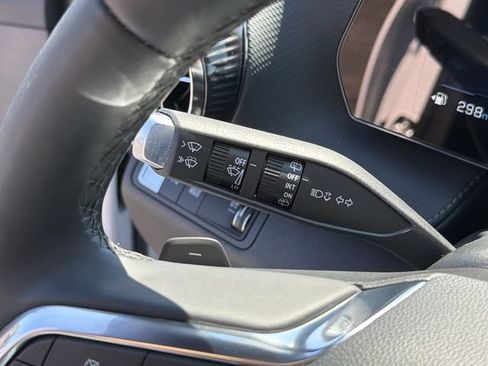 Used 2025 Chevrolet Equinox LT FWD image 23