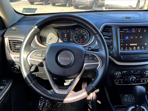 Used 2016 Jeep Cherokee Latitude image 7